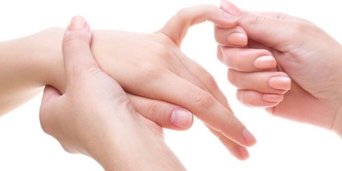 Douleurs articulaires dans les doigts lors de la flexion