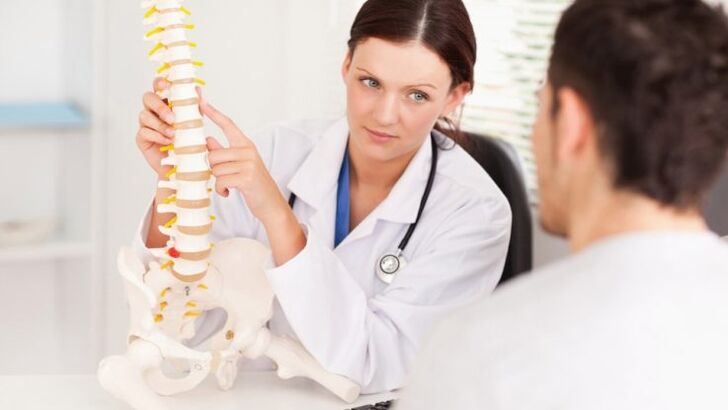 Les médecins considèrent l'ostéochondrose comme une maladie courante de la colonne vertébrale nécessitant un traitement. 