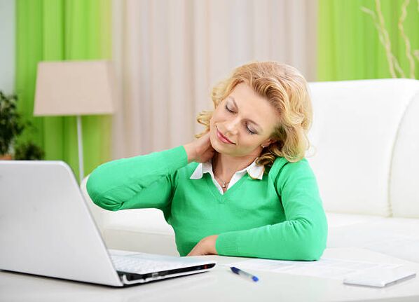 Symptômes de l'ostéochondrose cervicale chez la femme